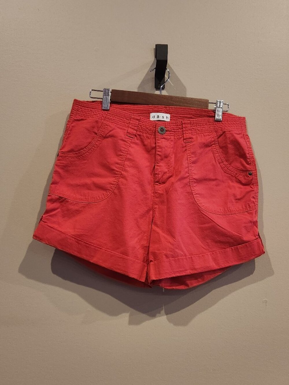 Dash Coral Cuffed Shorts Size 10 Womens Casual Summer
